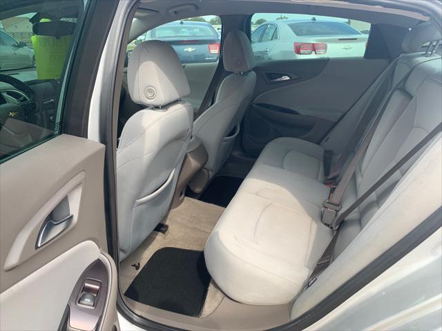 Chevrolet Malibu  2016