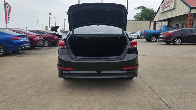 Hyundai Elantra  2018