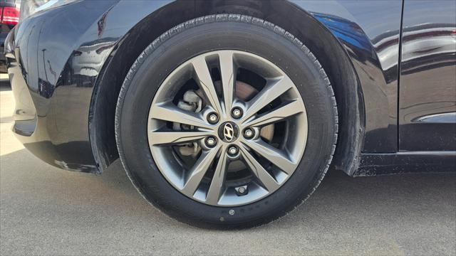 Hyundai Elantra  2018