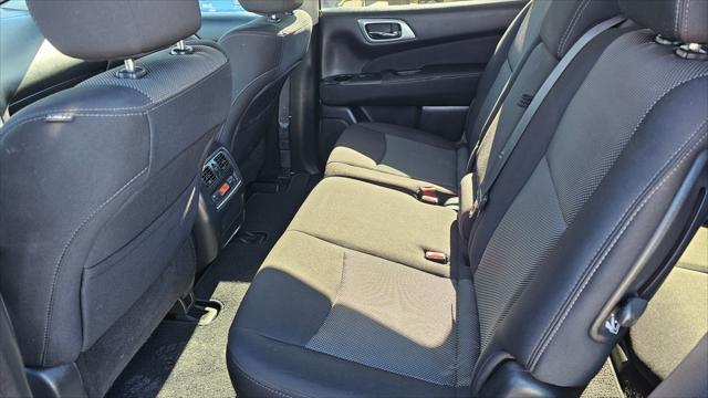 Nissan Pathfinder  2017