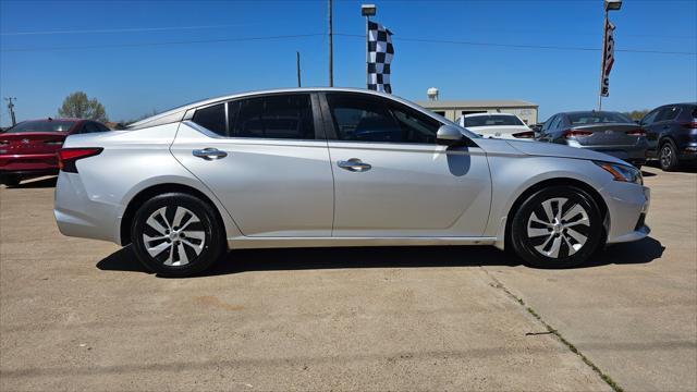 Nissan Altima  2020