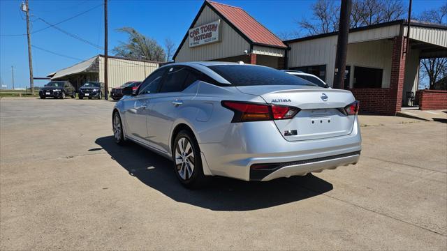 Nissan Altima  2020