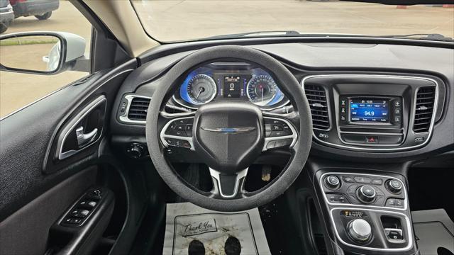 Chrysler 200  2015