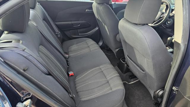 Chevrolet Sonic  2015