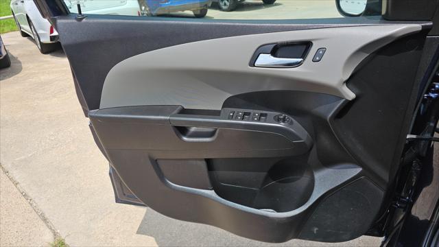 Chevrolet Sonic  2015