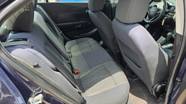 Chevrolet Sonic  2015