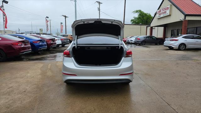 Hyundai Elantra  2017