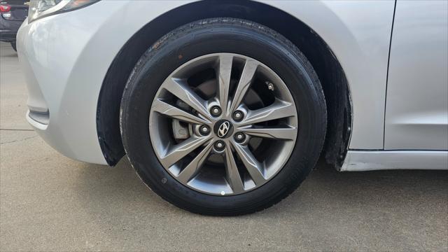 Hyundai Elantra  2017