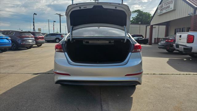 Hyundai Elantra  2017