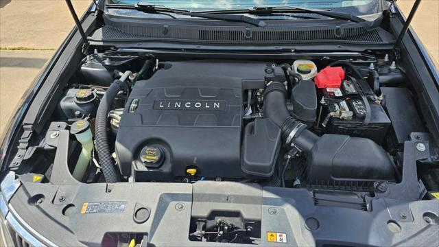 Lincoln MKS  2014