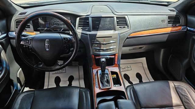 Lincoln MKS  2014
