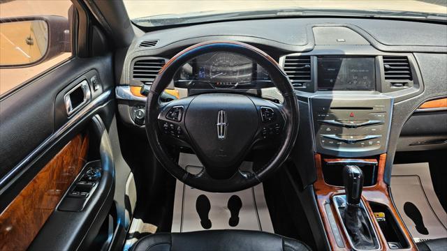 Lincoln MKS  2014