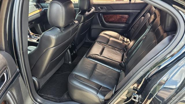Lincoln MKS  2014