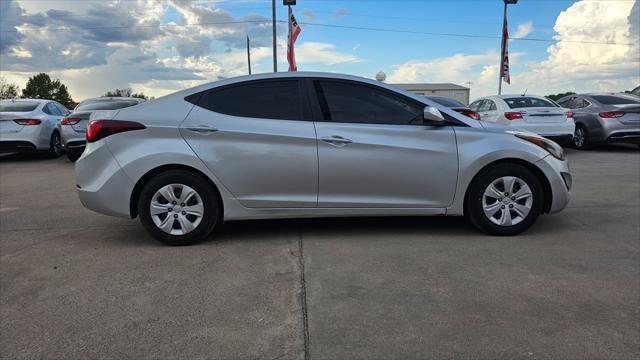 Hyundai Elantra  2016