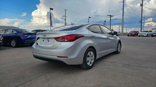 Hyundai Elantra  2016