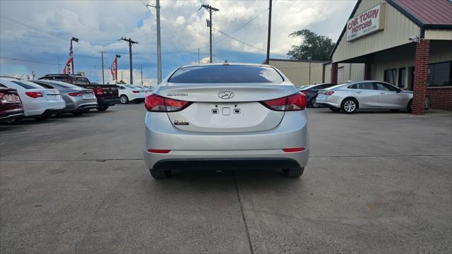 Hyundai Elantra  2016