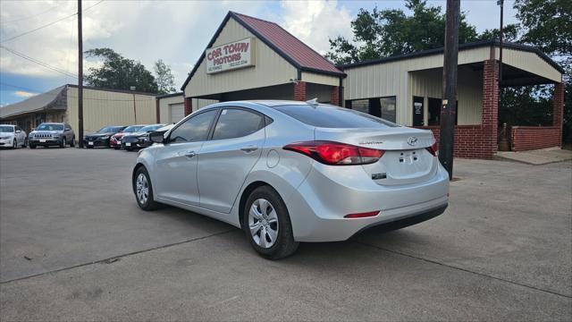 Hyundai Elantra  2016
