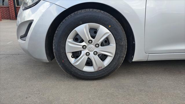 Hyundai Elantra  2016
