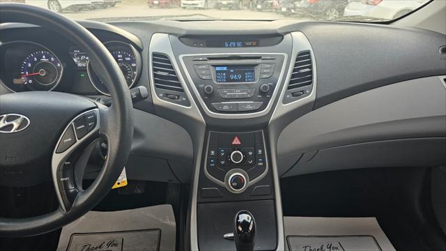 Hyundai Elantra  2016