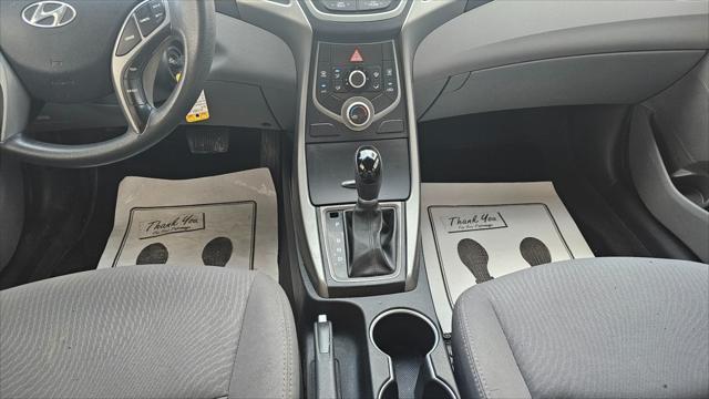Hyundai Elantra  2016