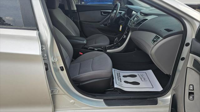 Hyundai Elantra  2016