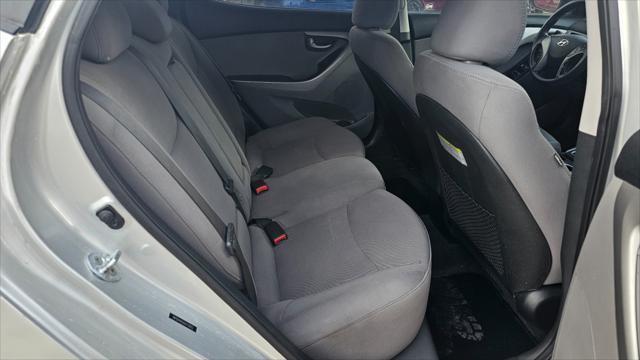 Hyundai Elantra  2016