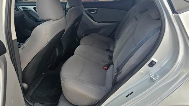 Hyundai Elantra  2016