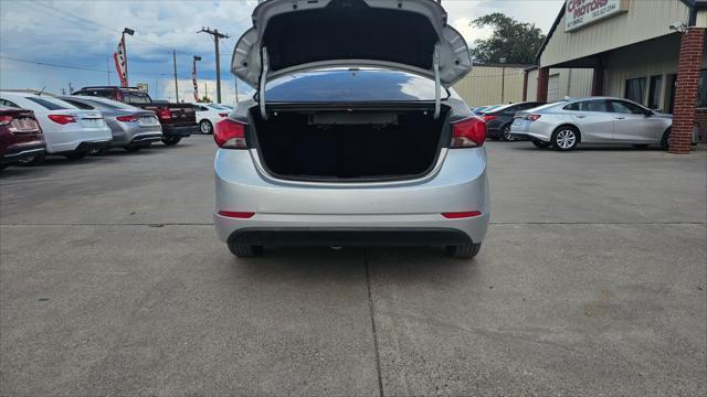 Hyundai Elantra  2016