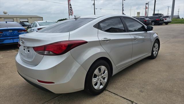 Hyundai Elantra  2016