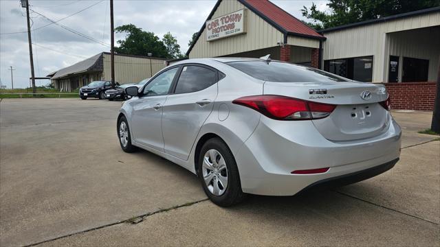 Hyundai Elantra  2016