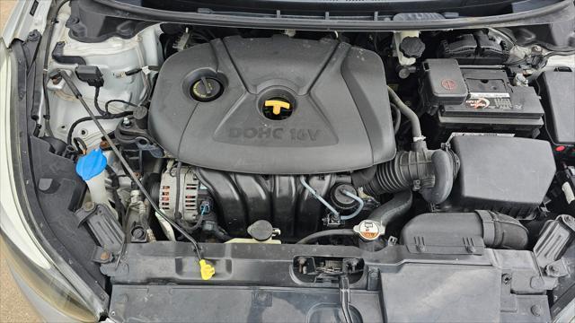 Hyundai Elantra  2016
