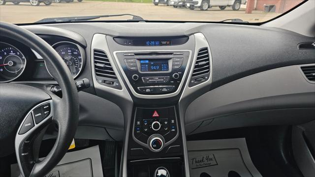 Hyundai Elantra  2016