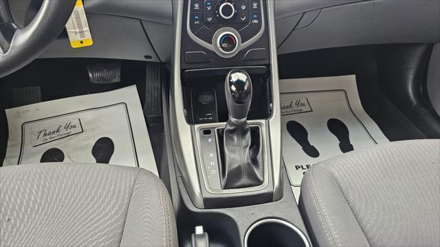 Hyundai Elantra  2016