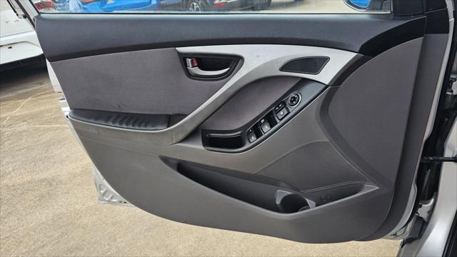 Hyundai Elantra  2016