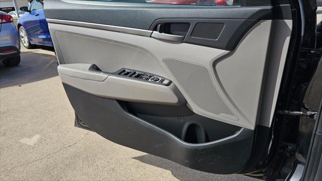 Hyundai Elantra  2018