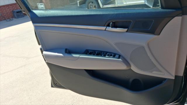 Hyundai Elantra  2018