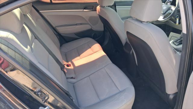 Hyundai Elantra  2018