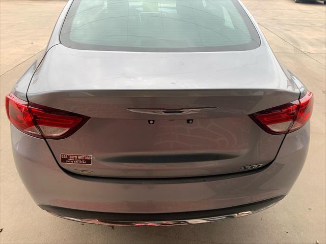 Chrysler 200  2015