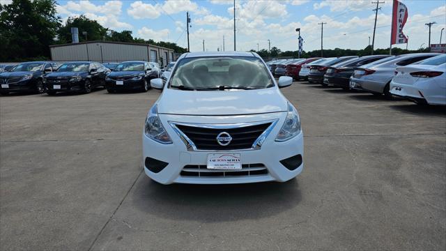 Nissan Versa  2016