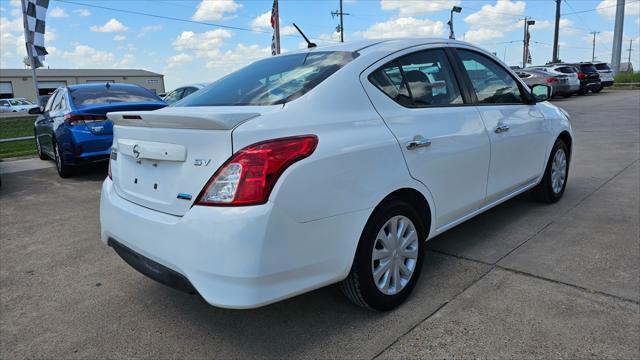 Nissan Versa  2016
