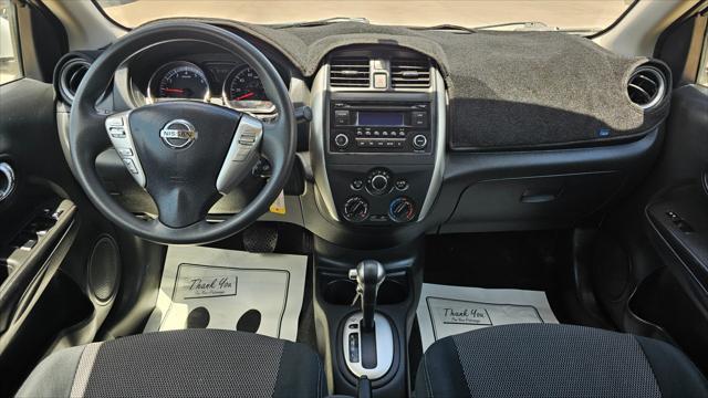 Nissan Versa  2016