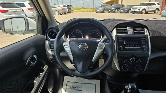 Nissan Versa  2016