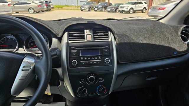 Nissan Versa  2016
