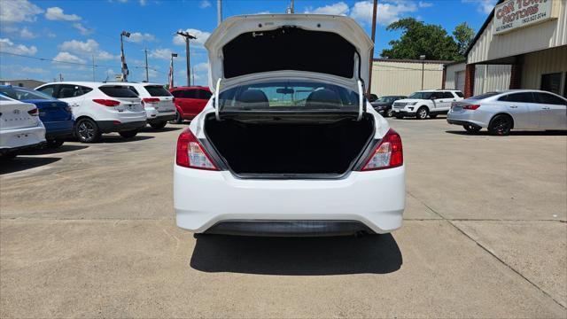 Nissan Versa  2016