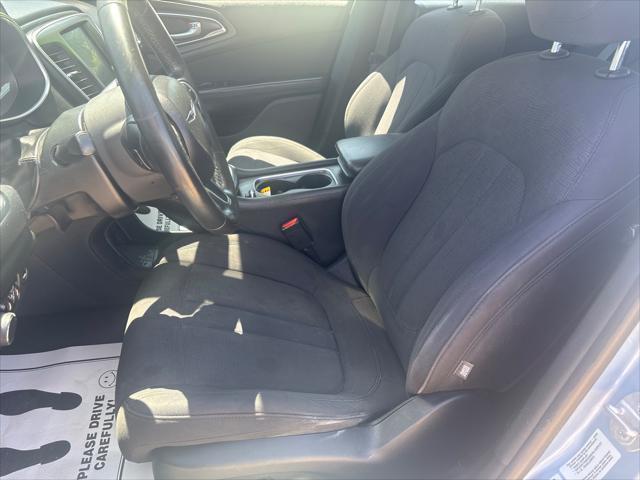 Chrysler 200  2015