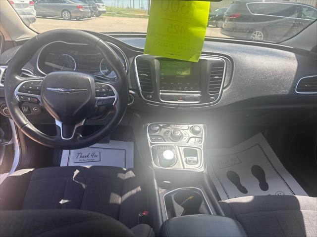 Chrysler 200  2015