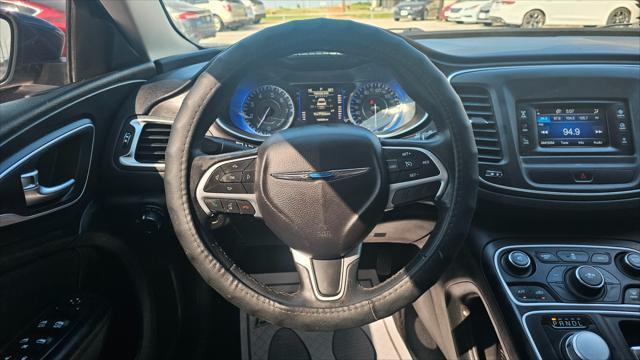 Chrysler 200  2015