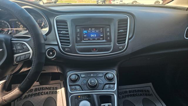 Chrysler 200  2015