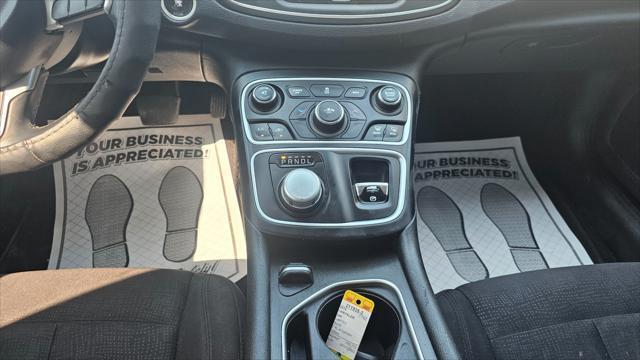 Chrysler 200  2015