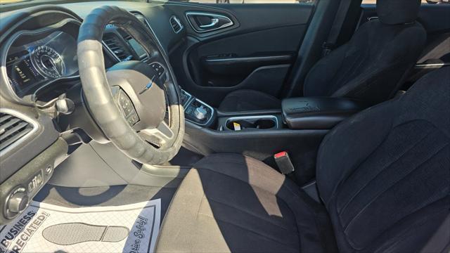 Chrysler 200  2015